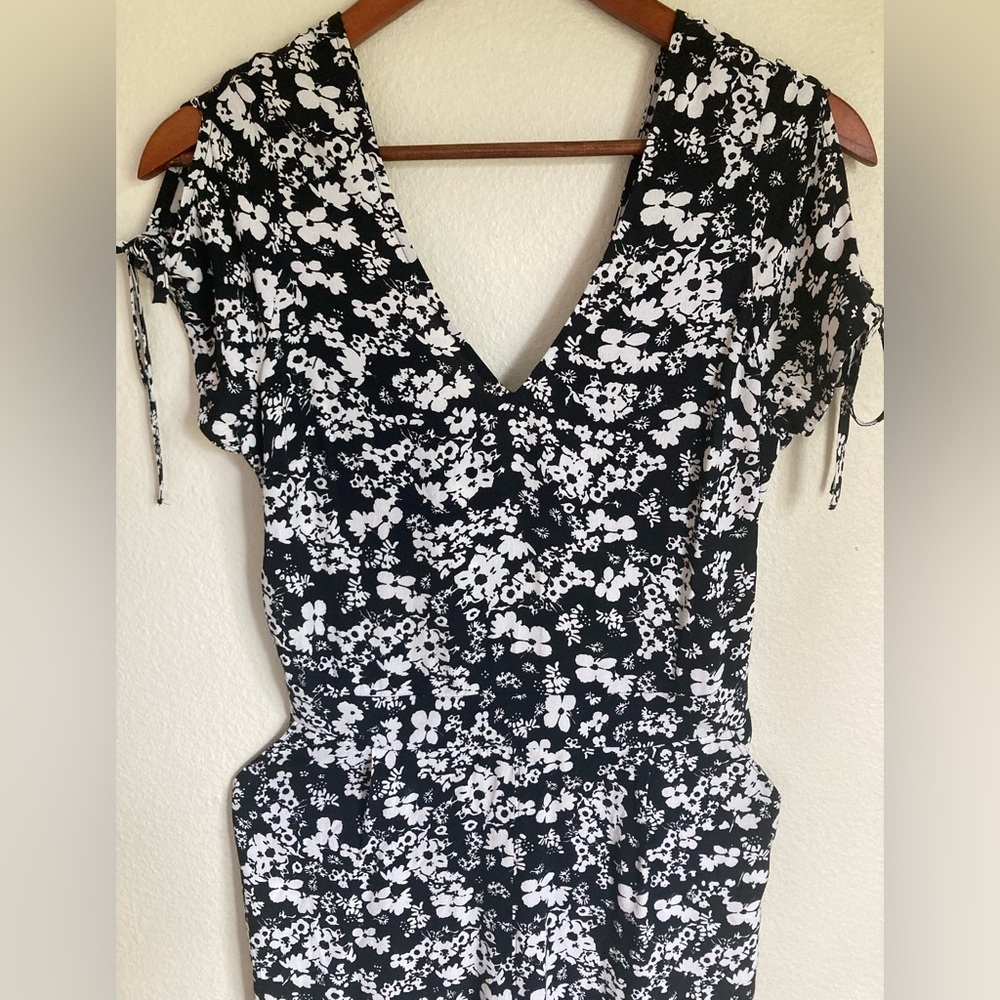 Express Romper - Picture 3 of 12